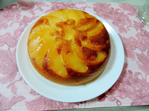 HMと缶詰だけ!炊飯器で超簡単☆パイナップルケーキ